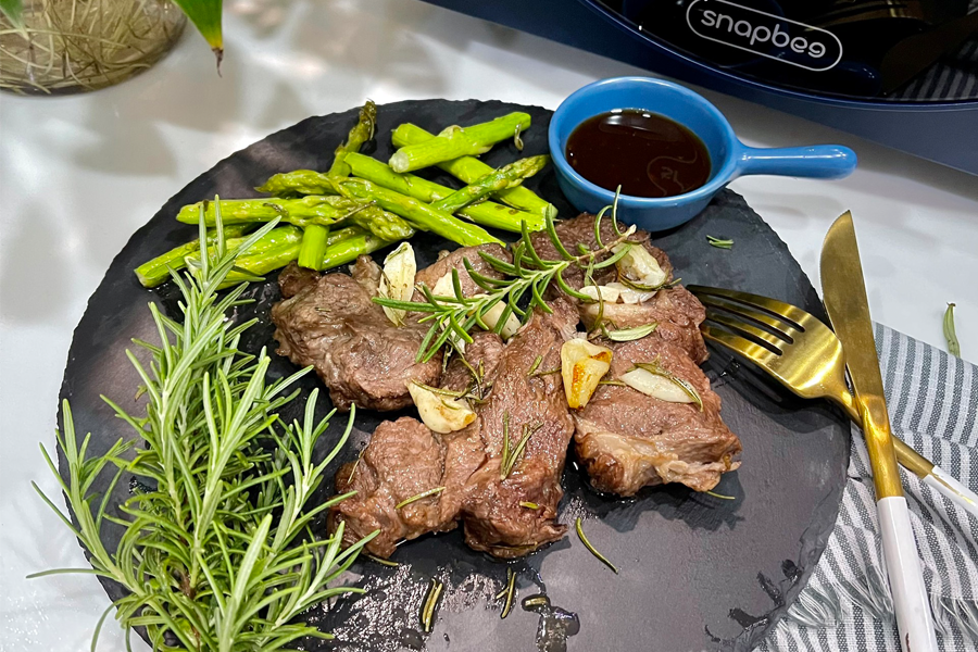 Vào bếp làm thăn bò Mỹ áp chảo bằng nồi chiên không dầu