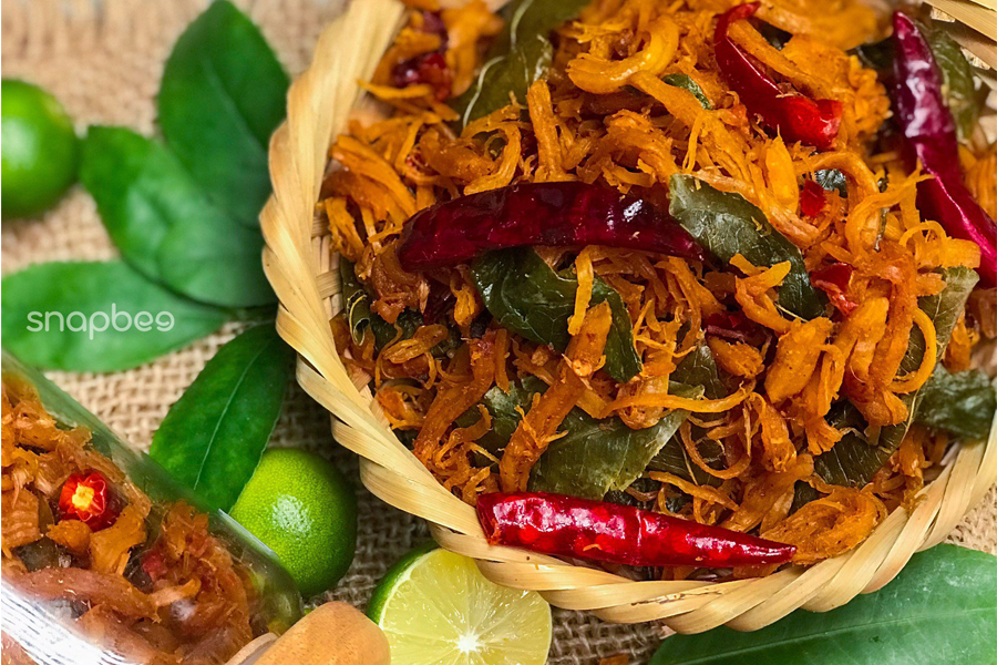 Cách làm khô gà lá chanh bằng nồi chiên không dầu nhâm nhi ngày Tết